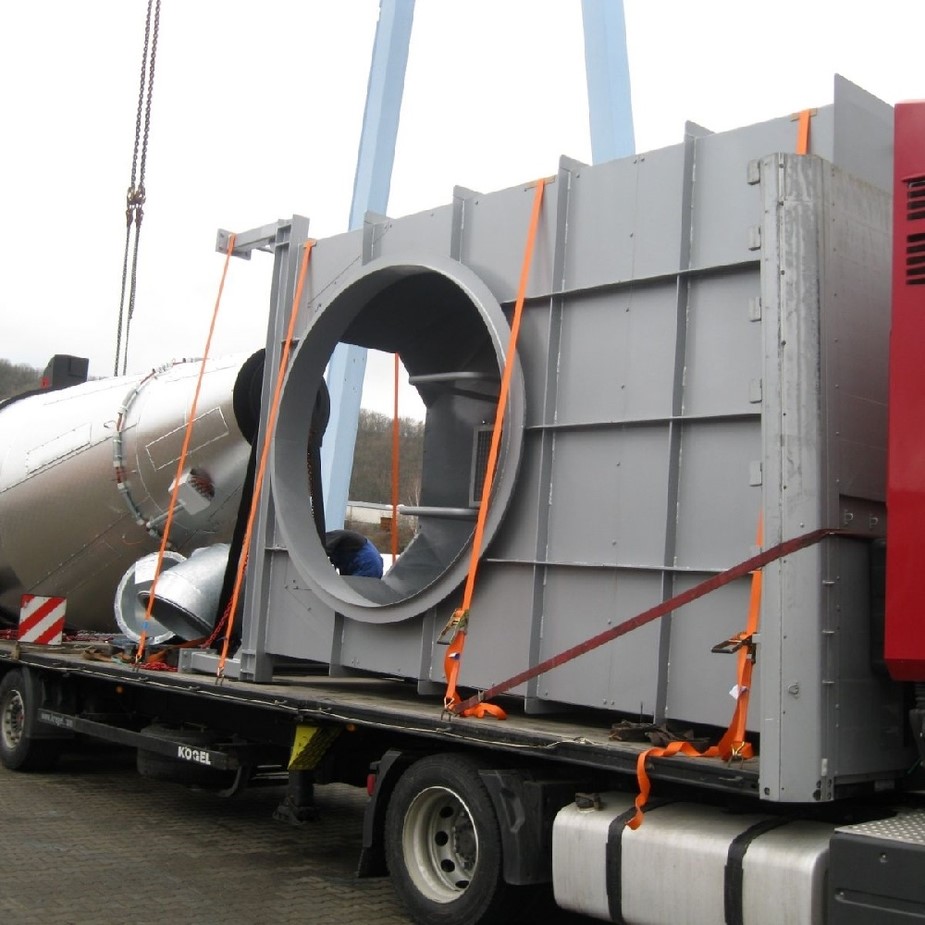 Стяжные ремни для крепления груза на транспорте