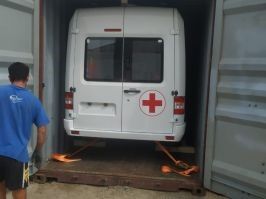 Стяжные ремни для перевозки автомобилей.