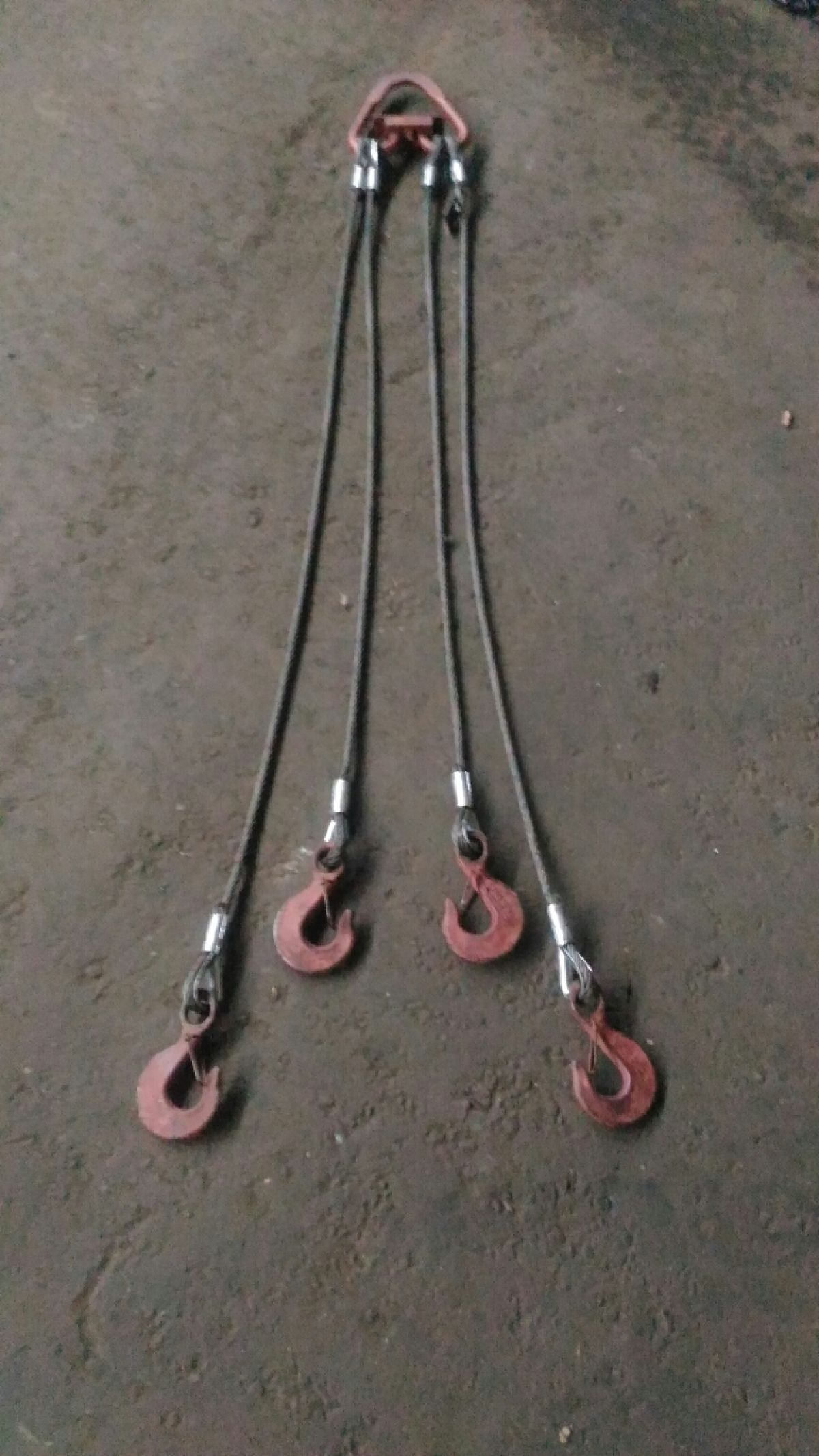 «Паук» канатный четырехветвевой 4СК с разной длиной канатных строп (веток)